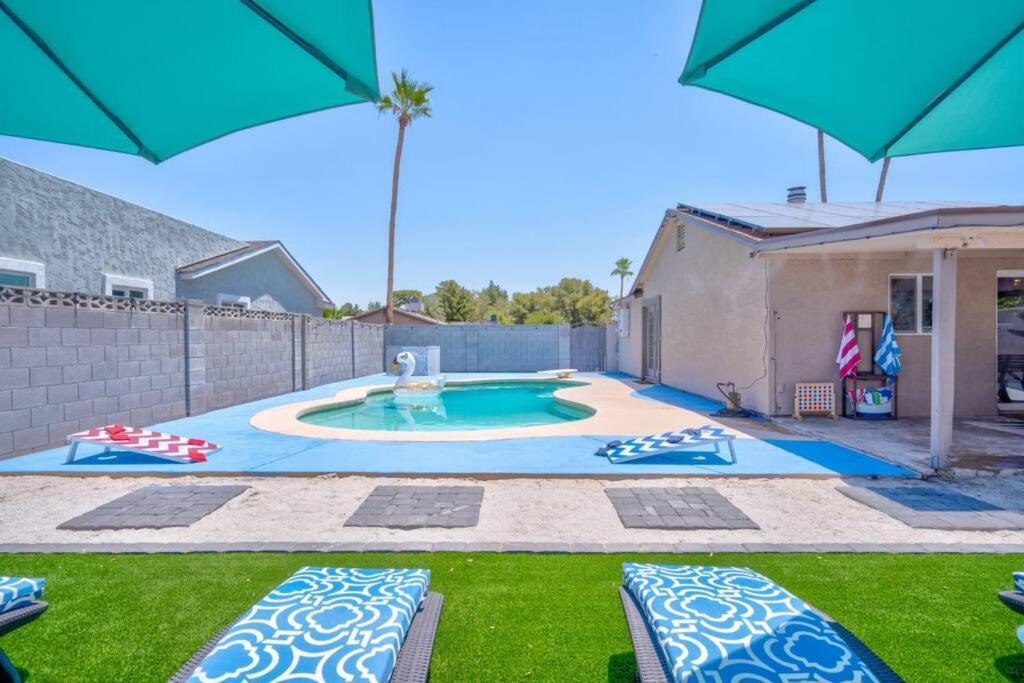 Villa Fab Phx Getaway W/ Pool & Fire Pit Phoenix Esterno foto