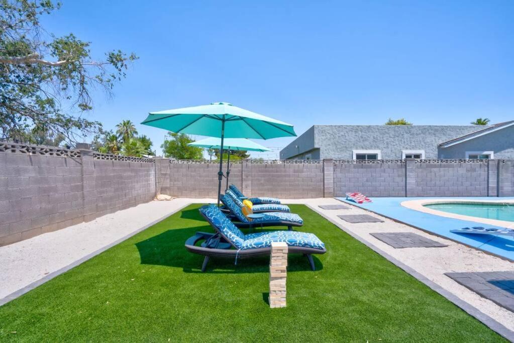 Villa Fab Phx Getaway W/ Pool & Fire Pit Phoenix Esterno foto