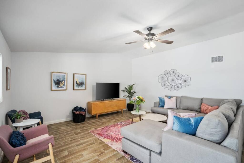 Villa Fab Phx Getaway W/ Pool & Fire Pit Phoenix Esterno foto