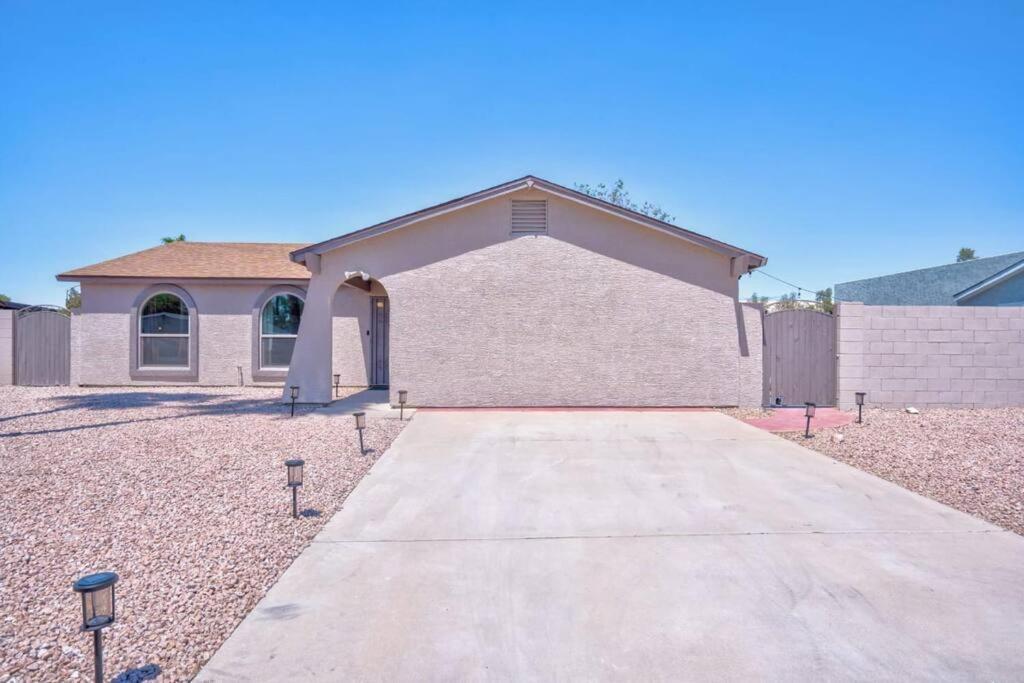 Villa Fab Phx Getaway W/ Pool & Fire Pit Phoenix Esterno foto