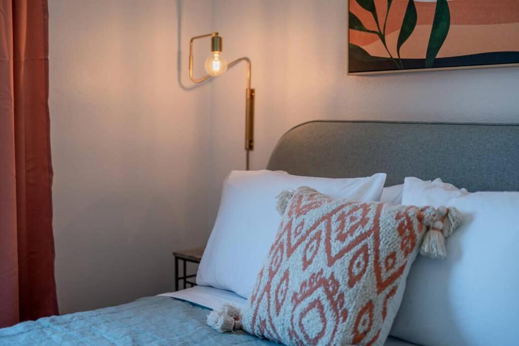 Villa Fab Phx Getaway W/ Pool & Fire Pit Phoenix Esterno foto