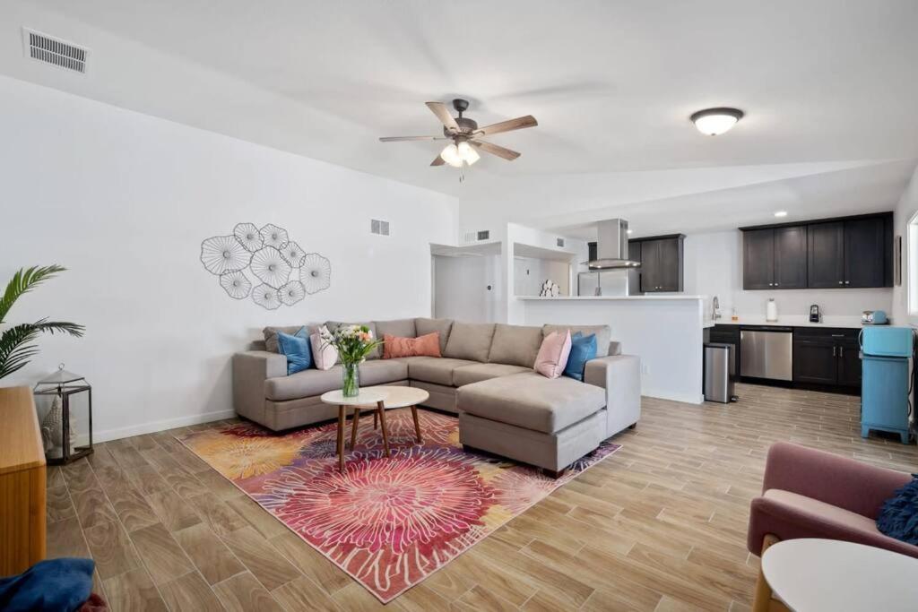 Villa Fab Phx Getaway W/ Pool & Fire Pit Phoenix Esterno foto