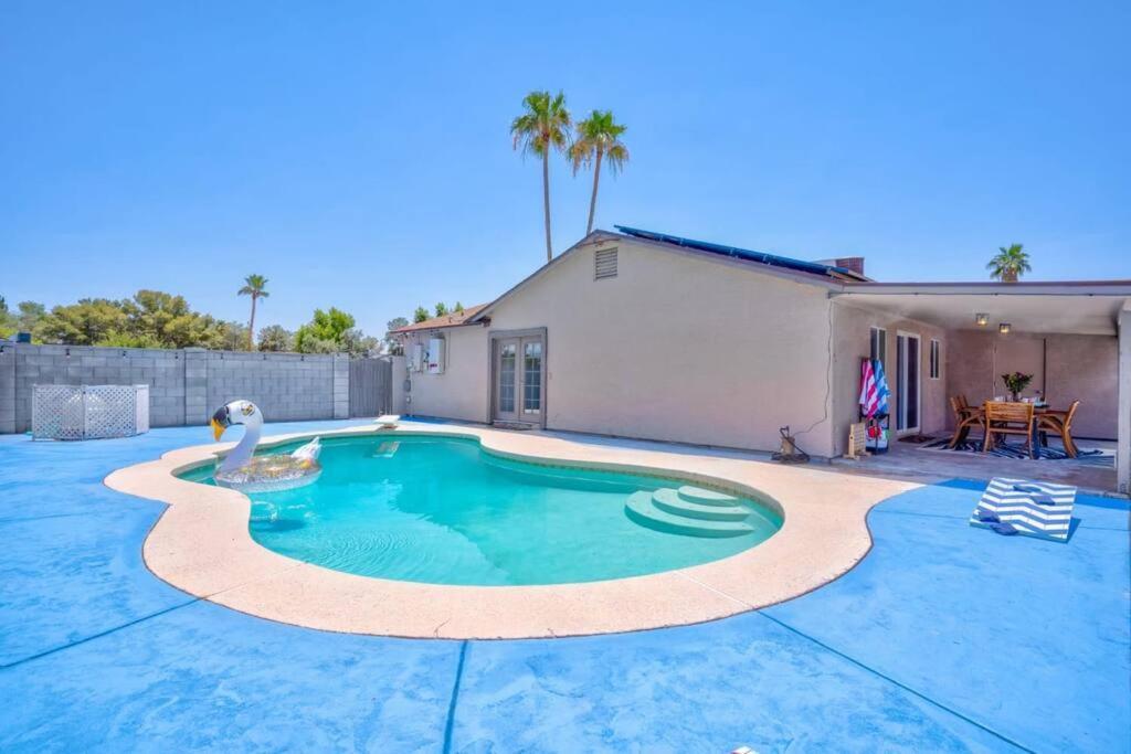 Villa Fab Phx Getaway W/ Pool & Fire Pit Phoenix Esterno foto