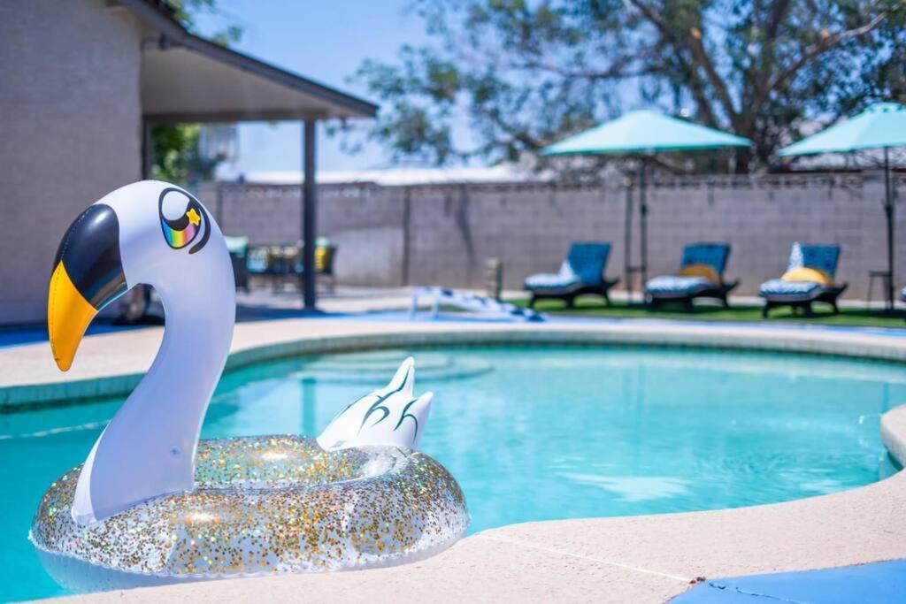Villa Fab Phx Getaway W/ Pool & Fire Pit Phoenix Esterno foto